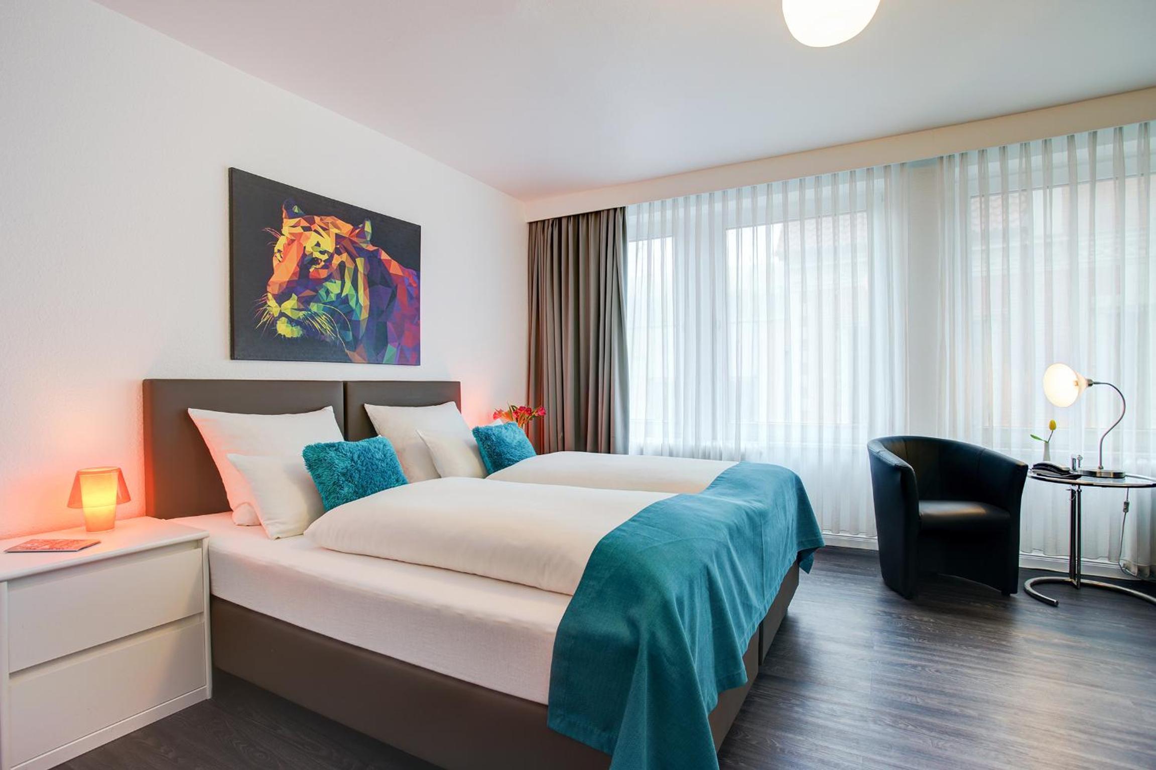 Room, Triple, 1 Double and 1 Single Bed