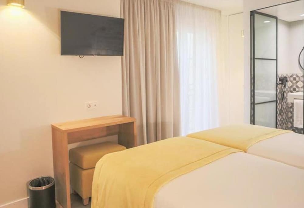 SUPERIOR, TWIN BEDS