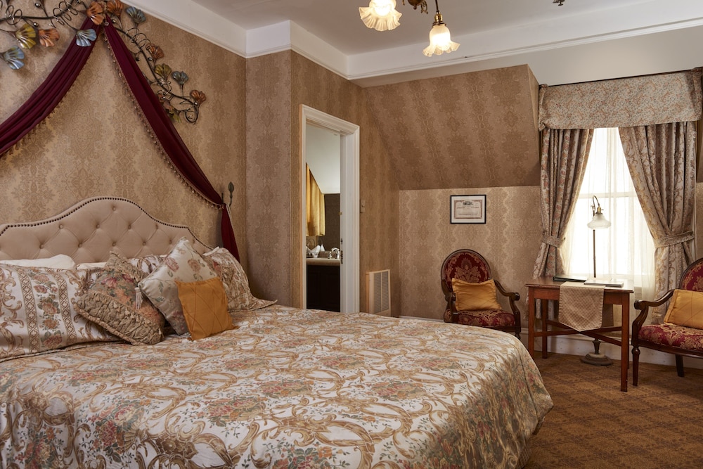 Queen Anne Hotel 14/69