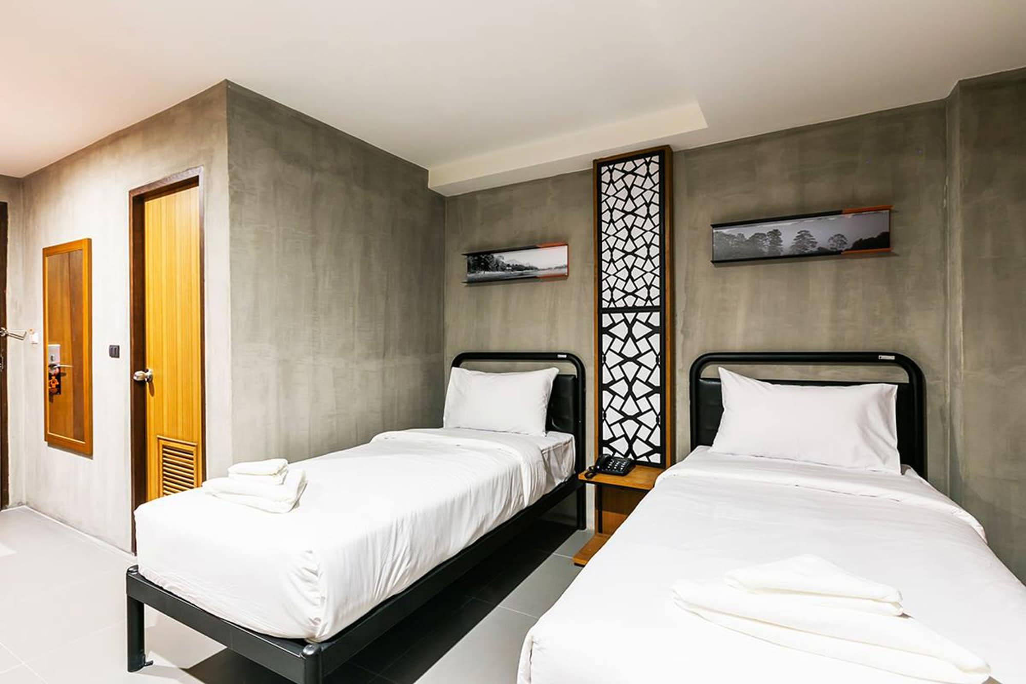 PRESIDENTIAL, SUITE
