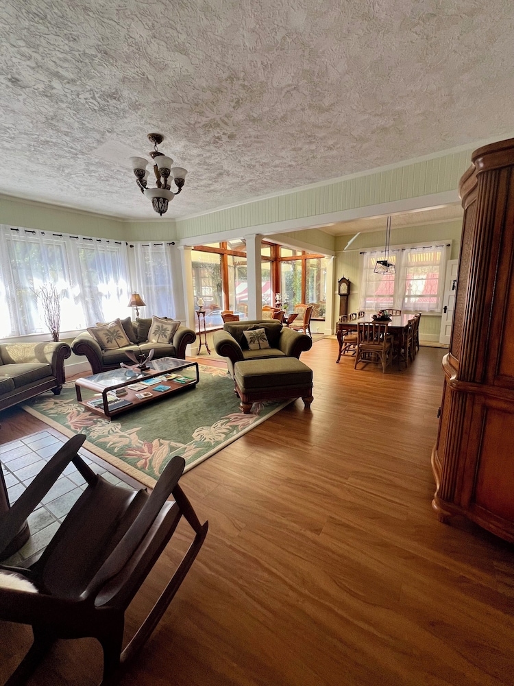 Aloha Junction Guest House 26/50