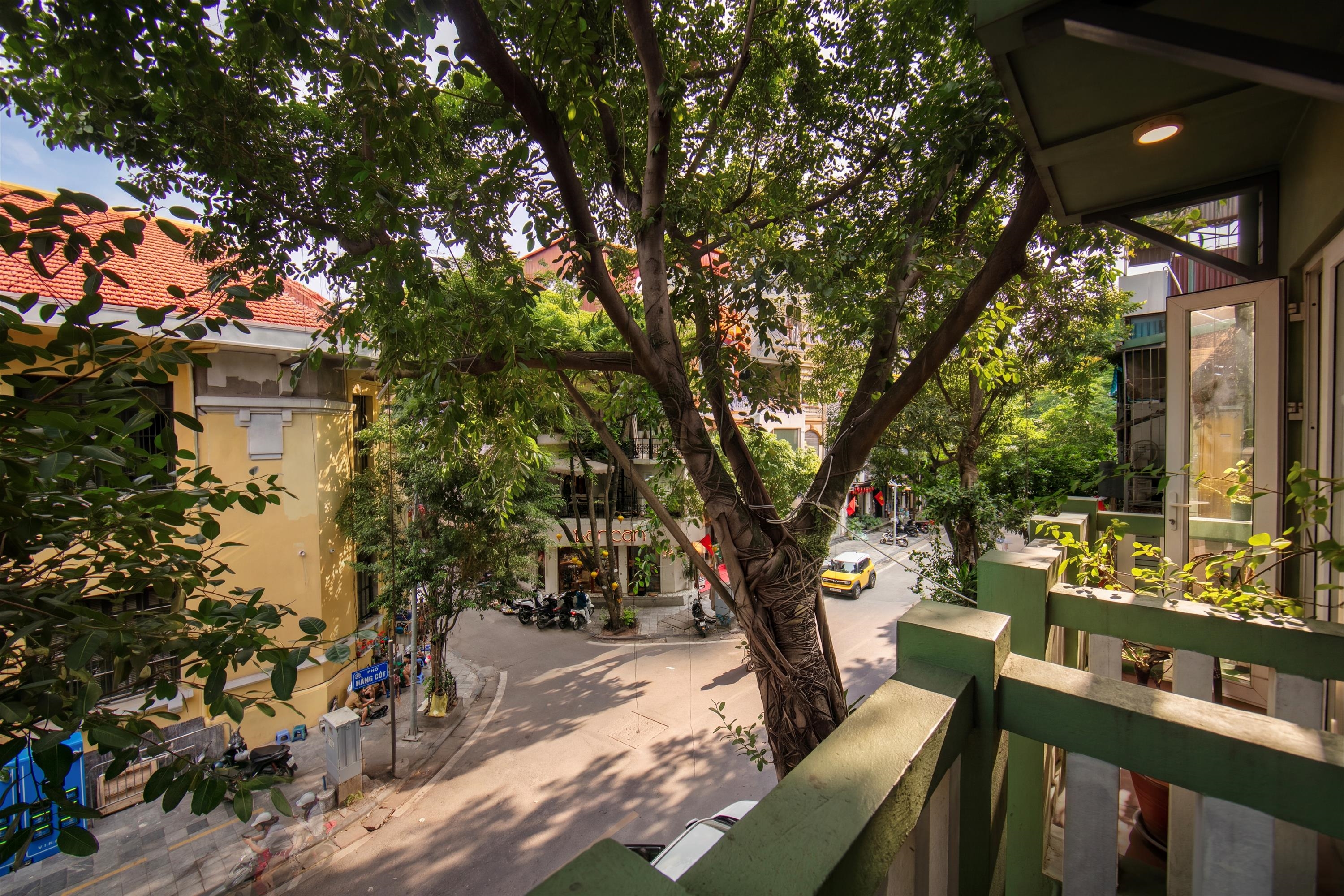 Hanoian Central Hotel and Spa 50/50