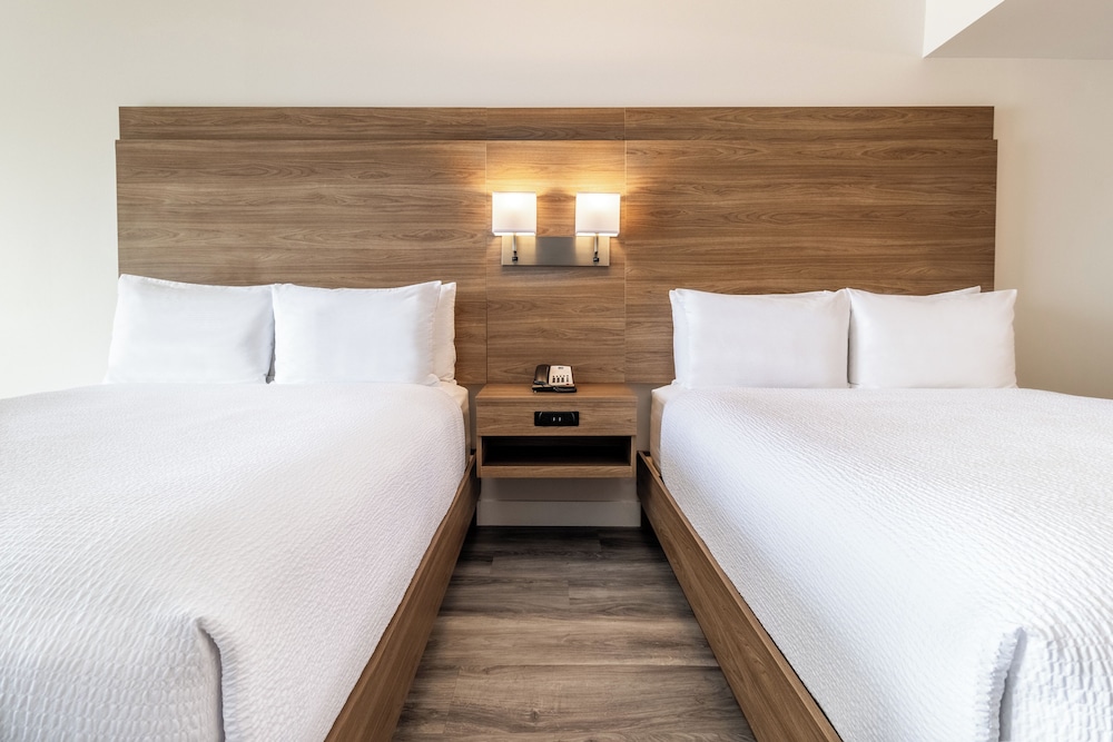 ROOM, 2 QUEEN BEDS, SOFA