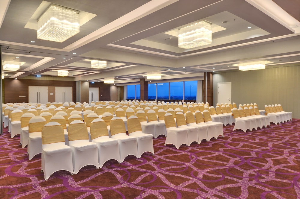 Platinum Adisucipto Hotel Conference 41/51