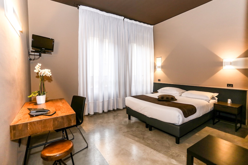 Hotel Mignon 10/48