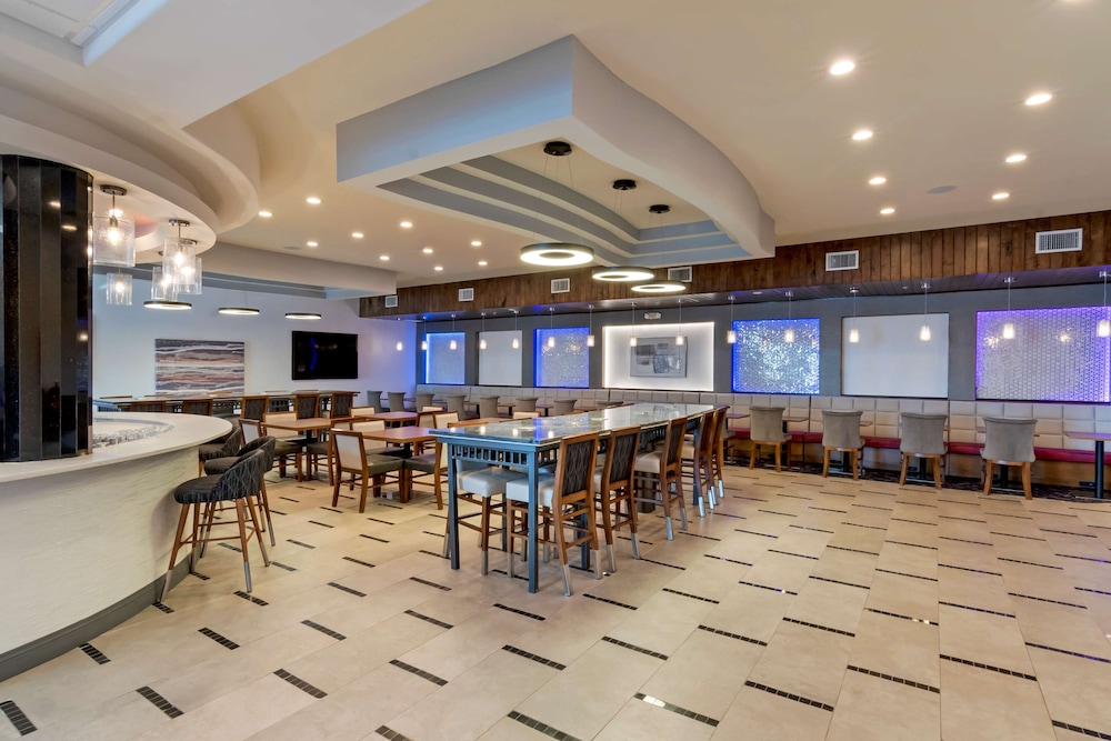 Best Western Premier Liberty Inn & Suites 40/48