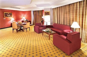 المنى كريم ليدر(Al Muna Kareem Hotel- EX Leader) 18/22