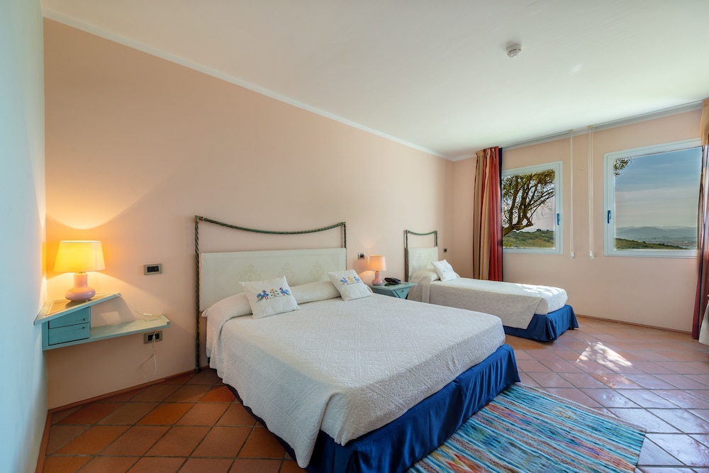 CLASSIC, QUADRUPLE, QUEEN AND TWIN BEDS