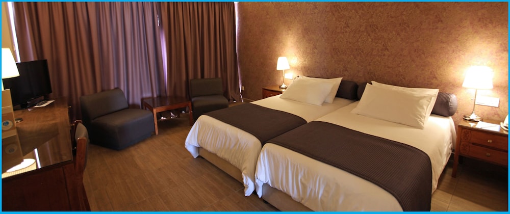 STANDARD, DOUBLE OR TWIN BED, COURTYARD VIEW