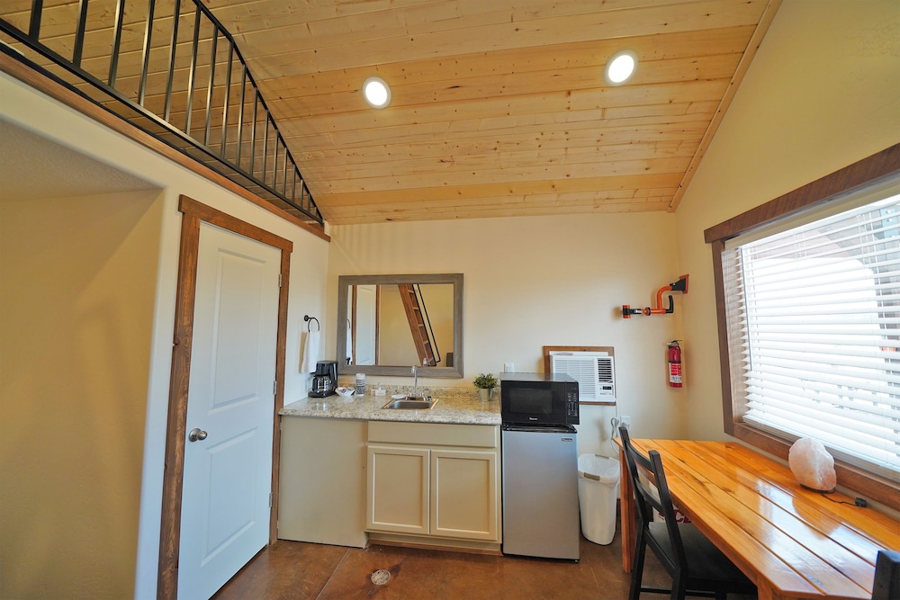 Gooseberry Lodges 17/79