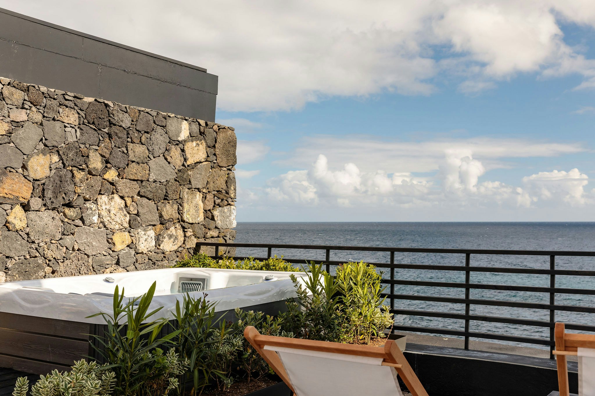 White Exclusive Suites And Villas 3/38