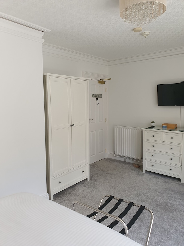 Number 80 Bed Then Breakfast 37/65