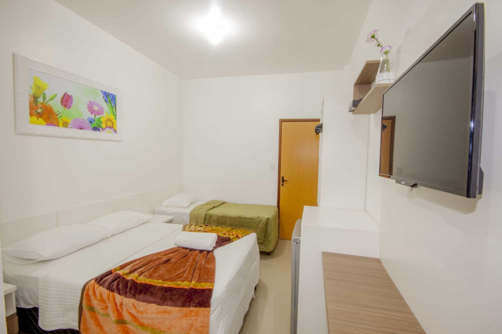 ECONOMY, DOUBLE OR TWIN BED