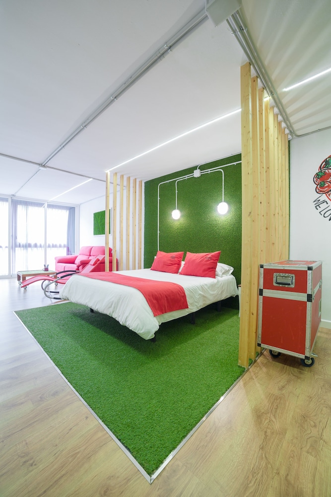Tomate Rooms 15/50