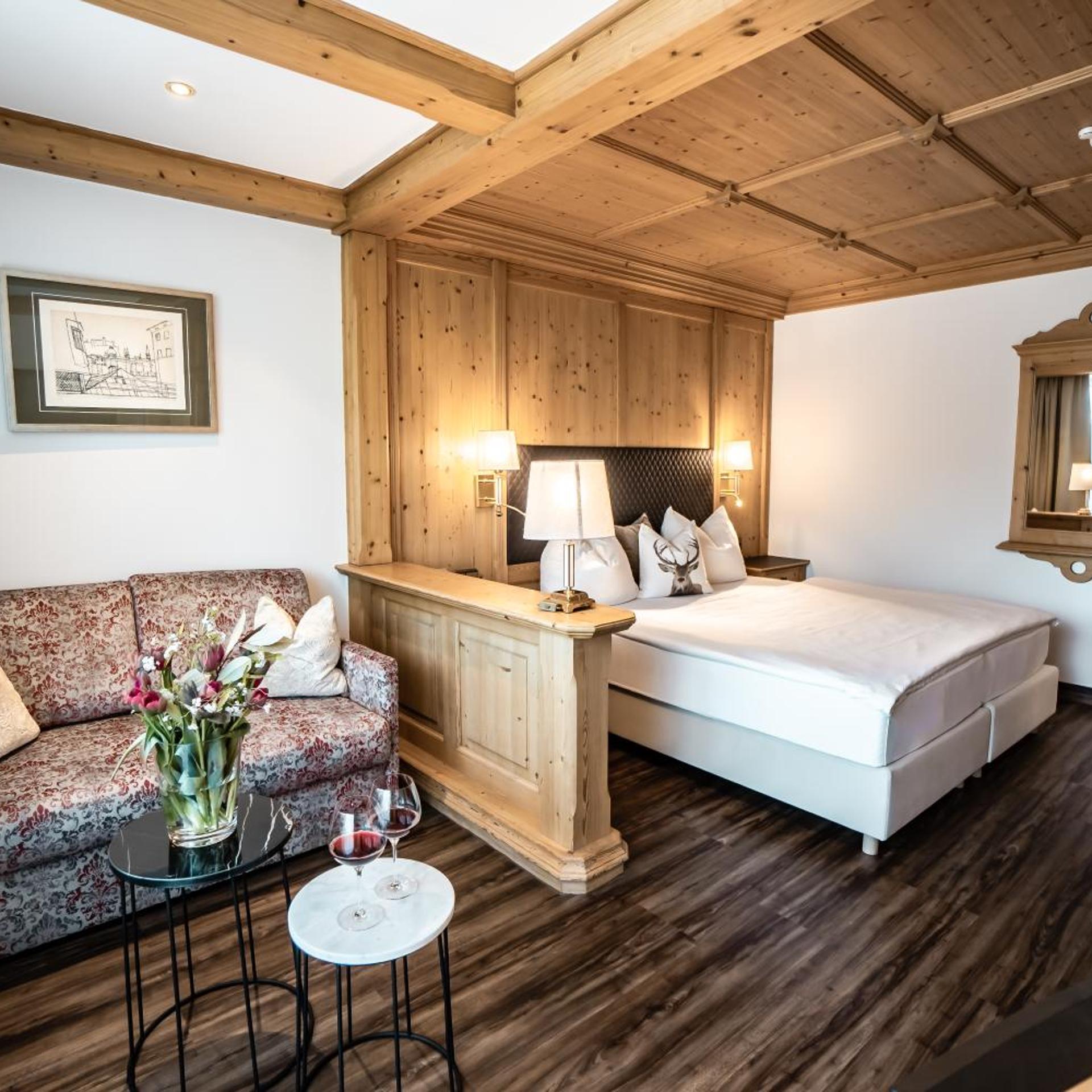 Room, King Bed, Street View، Hubertushof 6/7
