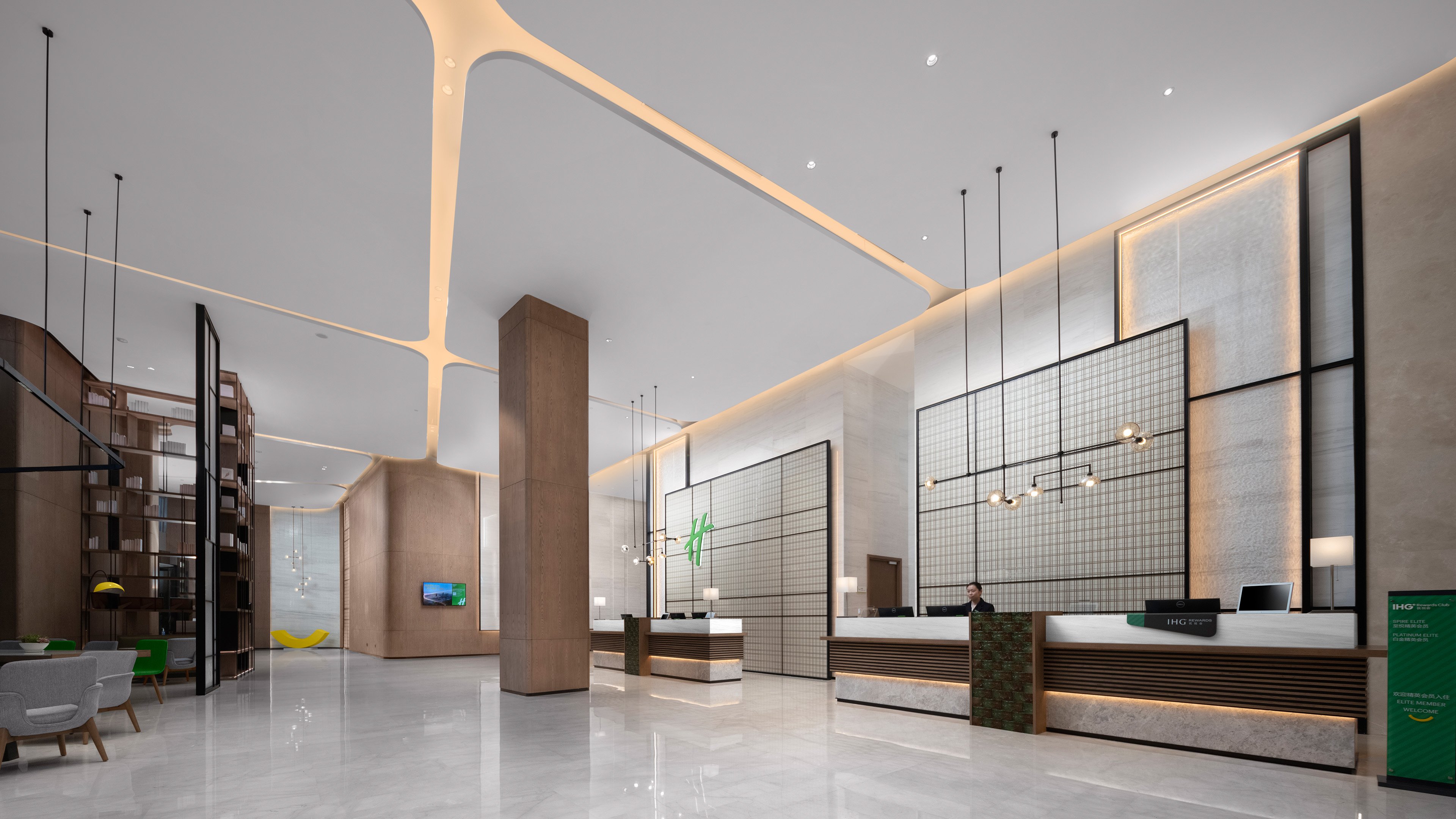 Holiday Inn & Suites Wuhan International Expo 12/67