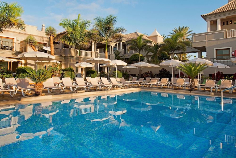 Marylanza Suites & Spa in Arona