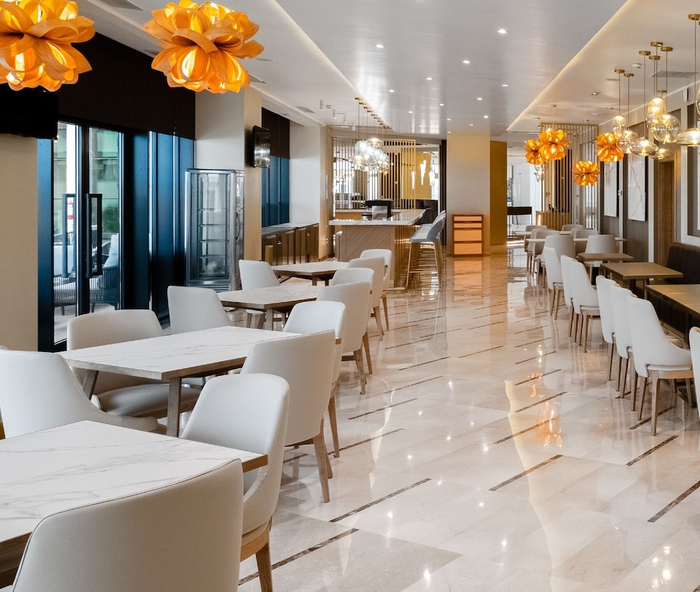 Azure Rotana Thalasso and Resort Oran 21/29