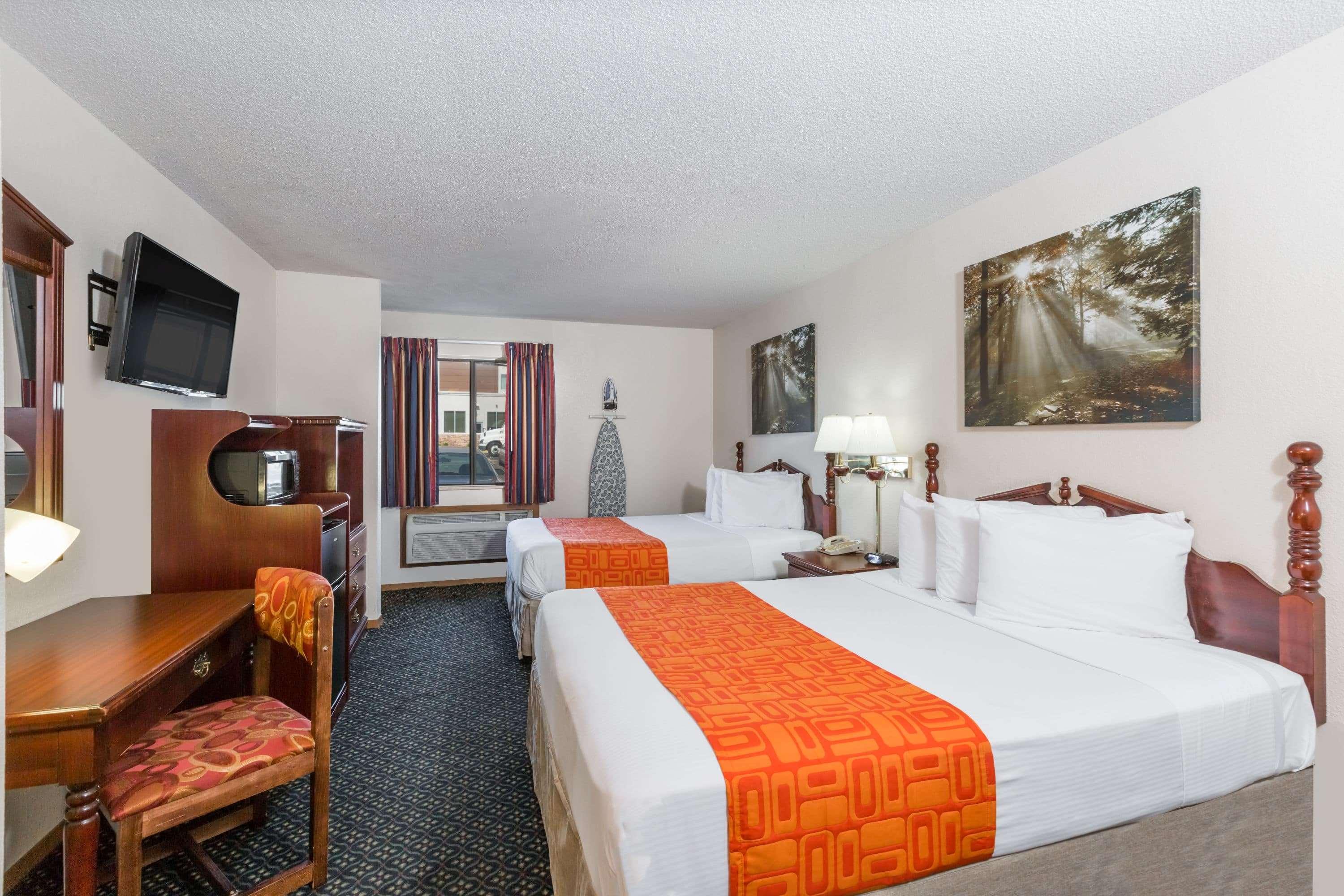 Efficiency, 2 Queen Beds