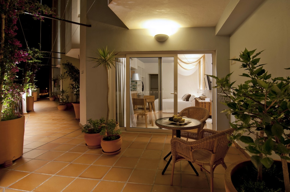 Apartamentos Castavi 46/63