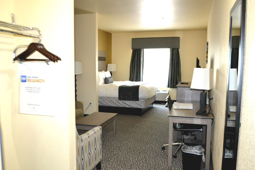 Best Western Sherwood Inn & Suites 32/50