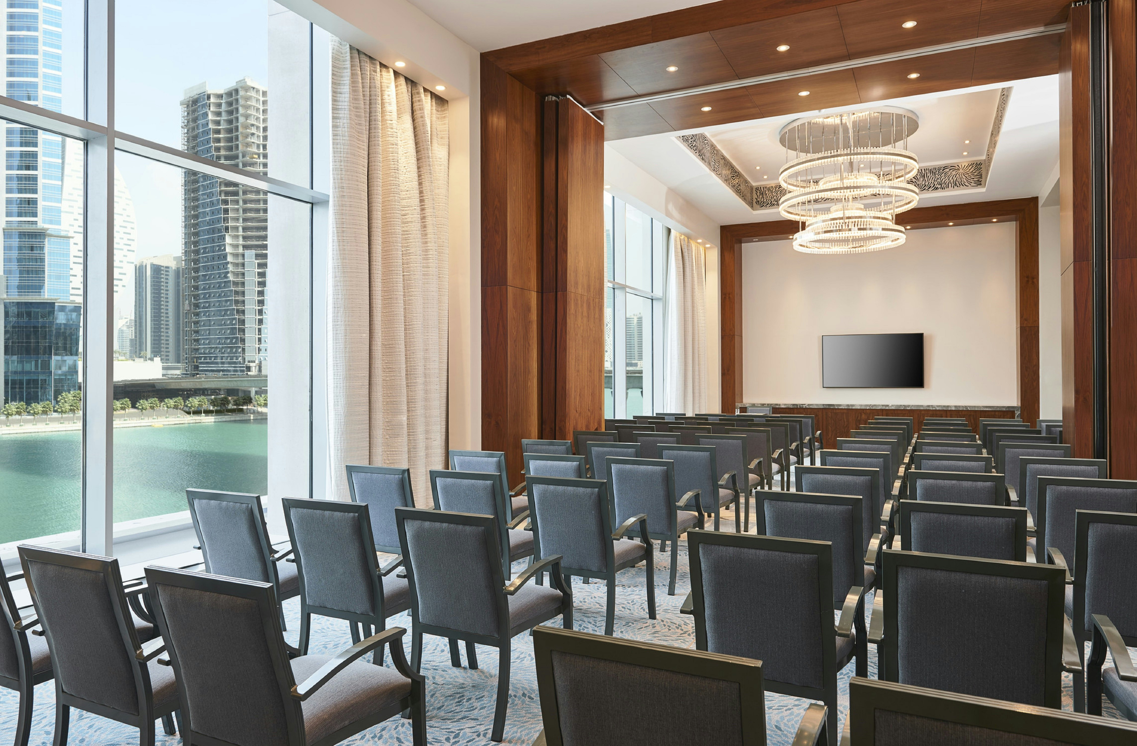 Hilton Dubai Al Habtoor City 35/50