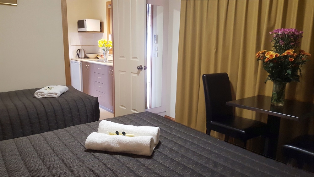 Daylesford Central Motor Inn 34/65
