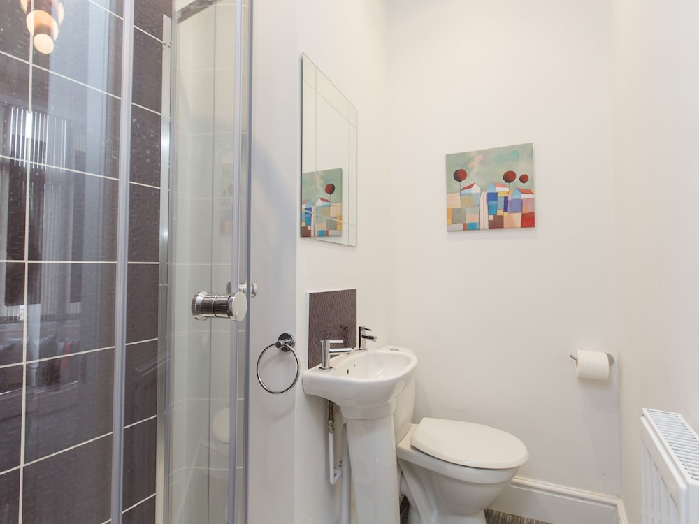 Townhouse Plus @ 40 West St 42/50