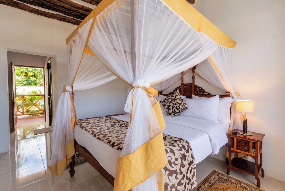 Isla Bonita Zanzibar Beach Resort 10/48