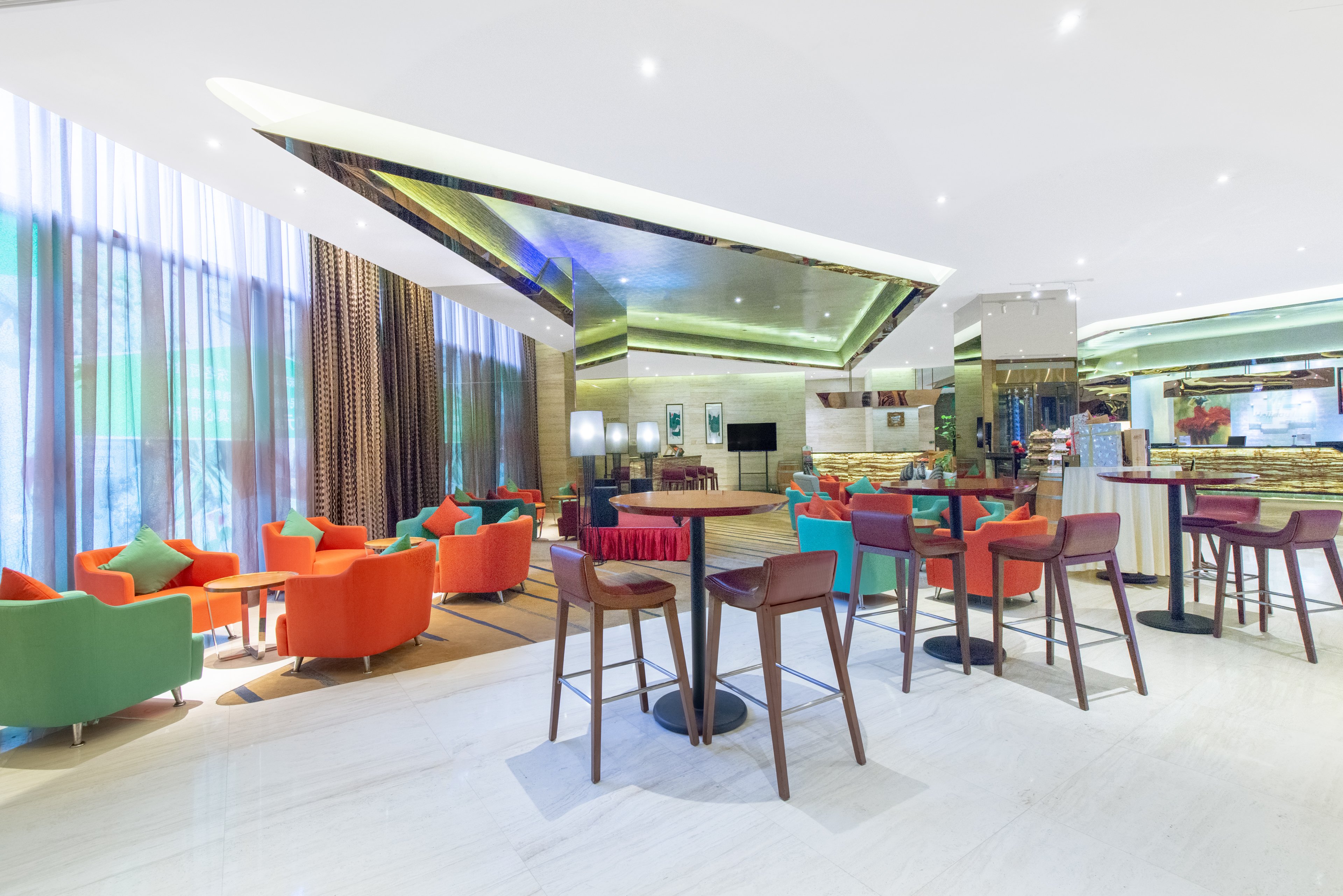 HOLIDAY INN SHANGHAI SONGJIANG 26/42