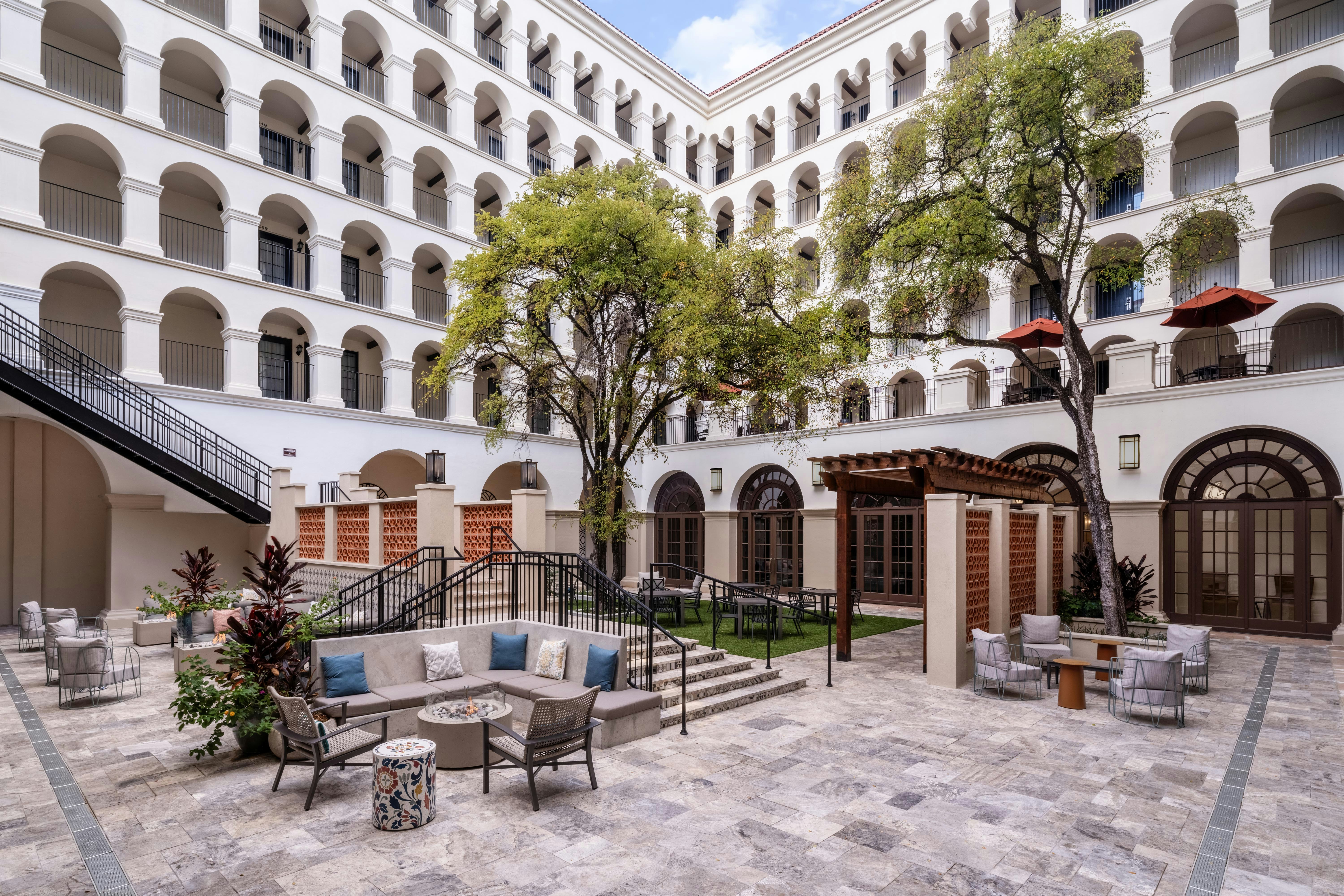 Doubletree By Hilton Austin 56/60