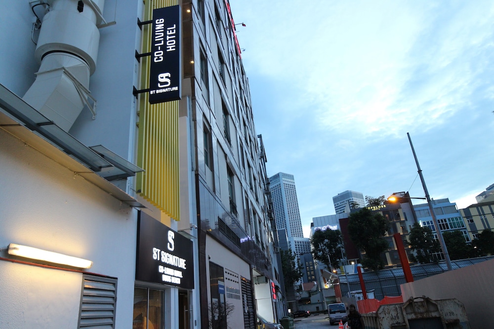 ST Signature Bugis Beach 25/76