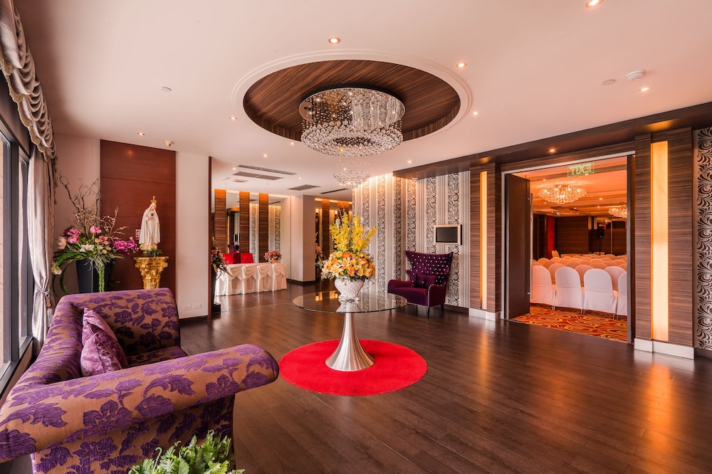Grand Lord (Boutique) Hotel 44/59
