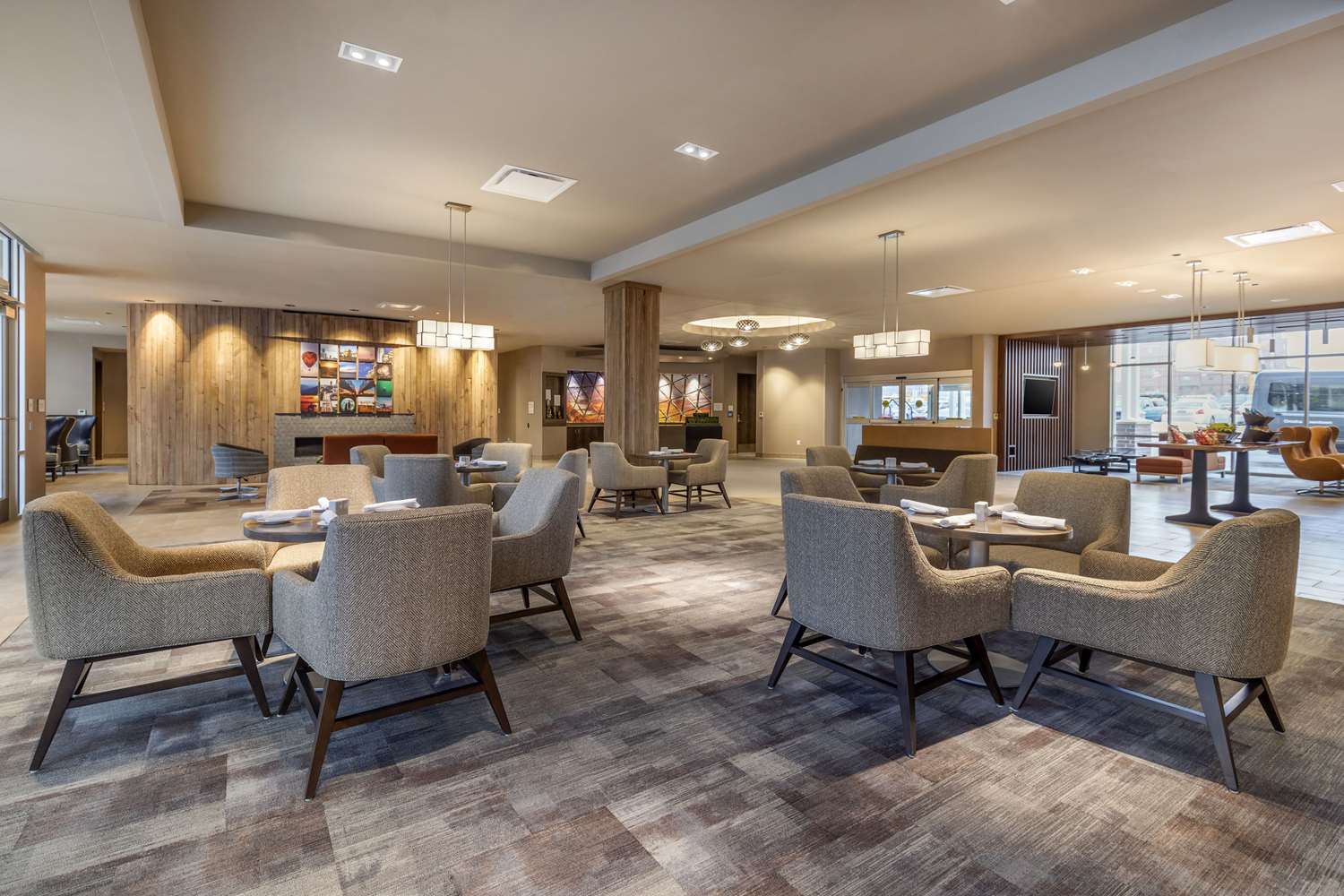 Cambria Hotel Omaha Downtown 14/26