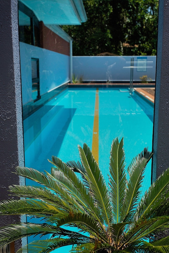 Silkari The Pavilions Port Douglas 38/65