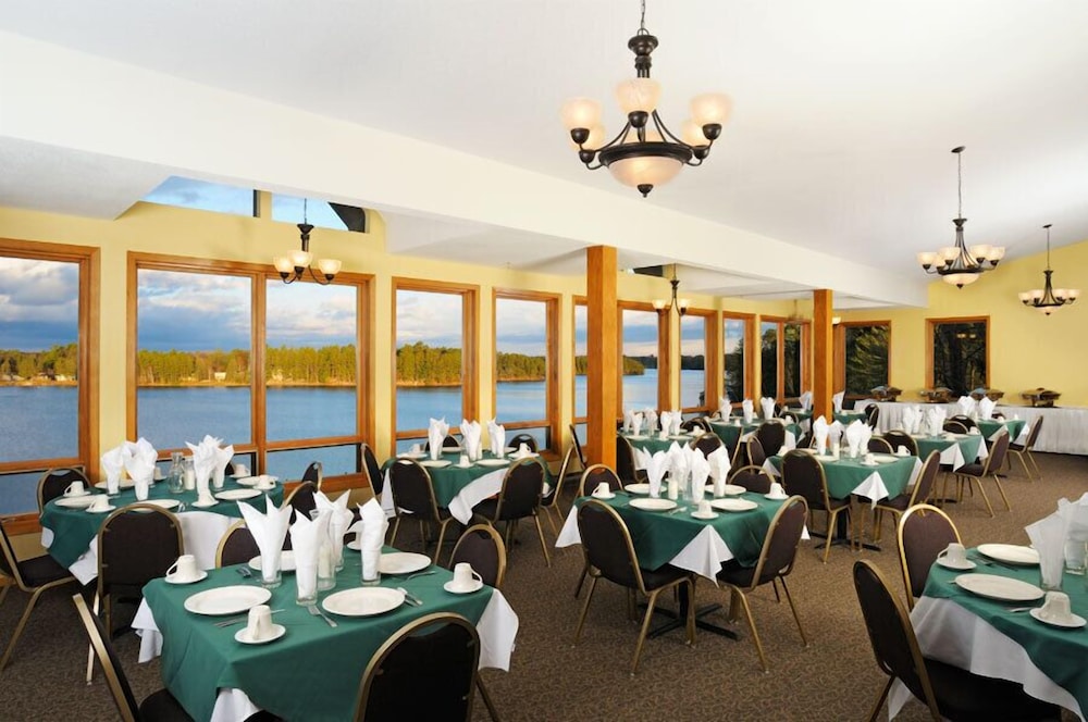 The Pointe Hotel and Suites 44/51