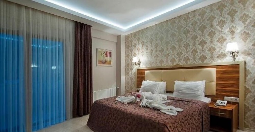 WHITE TUANA THERMAL YALOVA 34/69