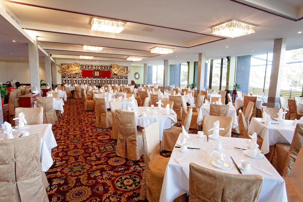 Golden Pebble Hotel 52/71