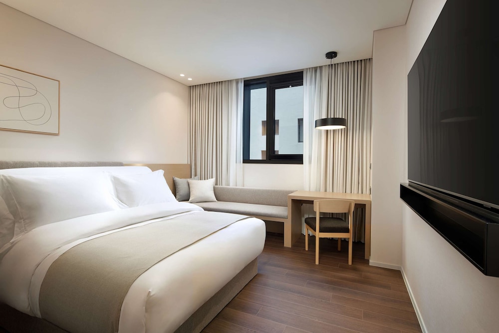CINEMA, STANDARD, DOUBLE BED