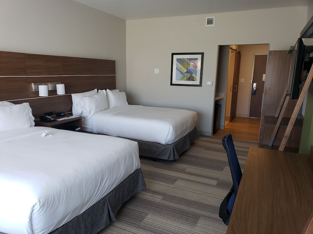HOLIDAY INN EXPRESS & SUITES BRIGHAM CITY - NORTH UTAH 20/57