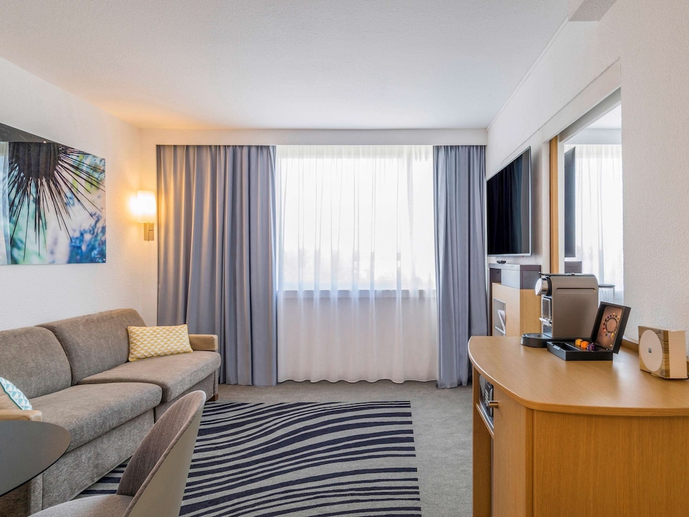 Novotel Paris Creteil Le Lac 30/48