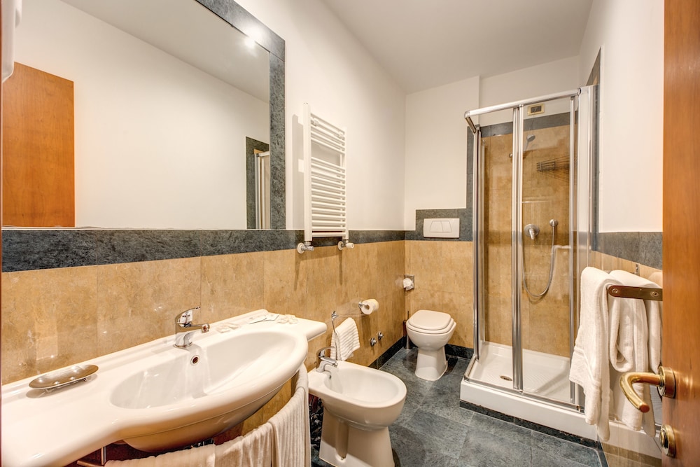 Romoli Hotel 37/39