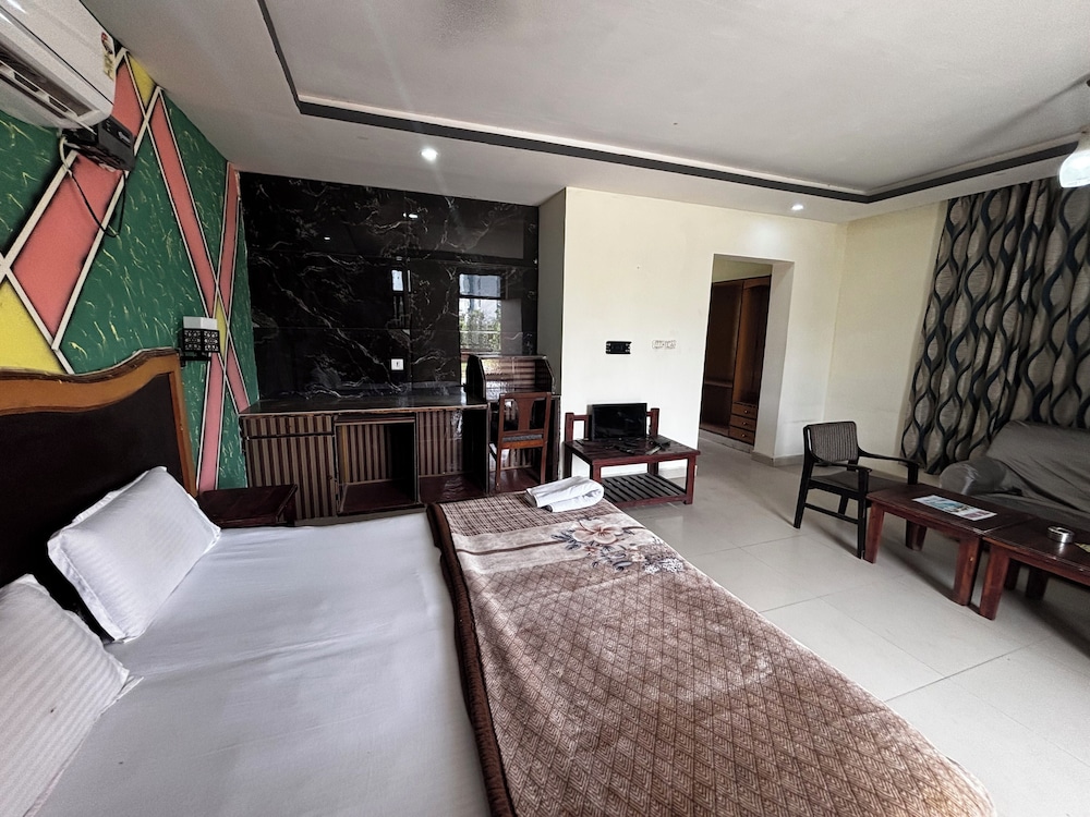 HOTEL SWARAJ RESORTS 31/73