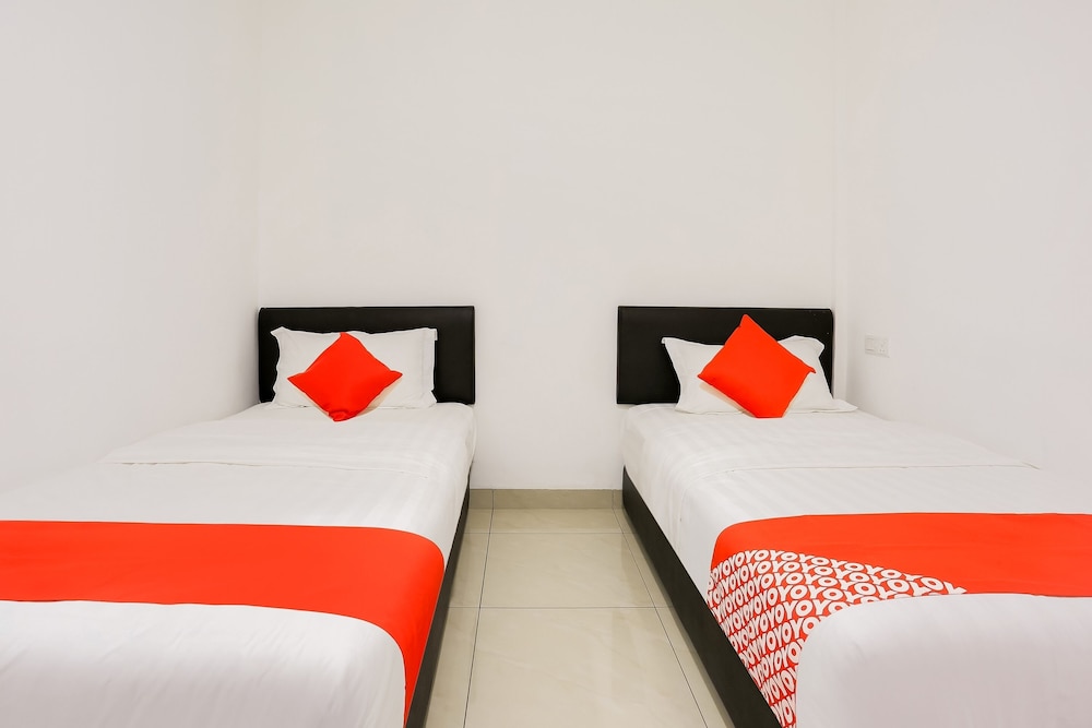 OYO 89495 Rich Hotel 7/17
