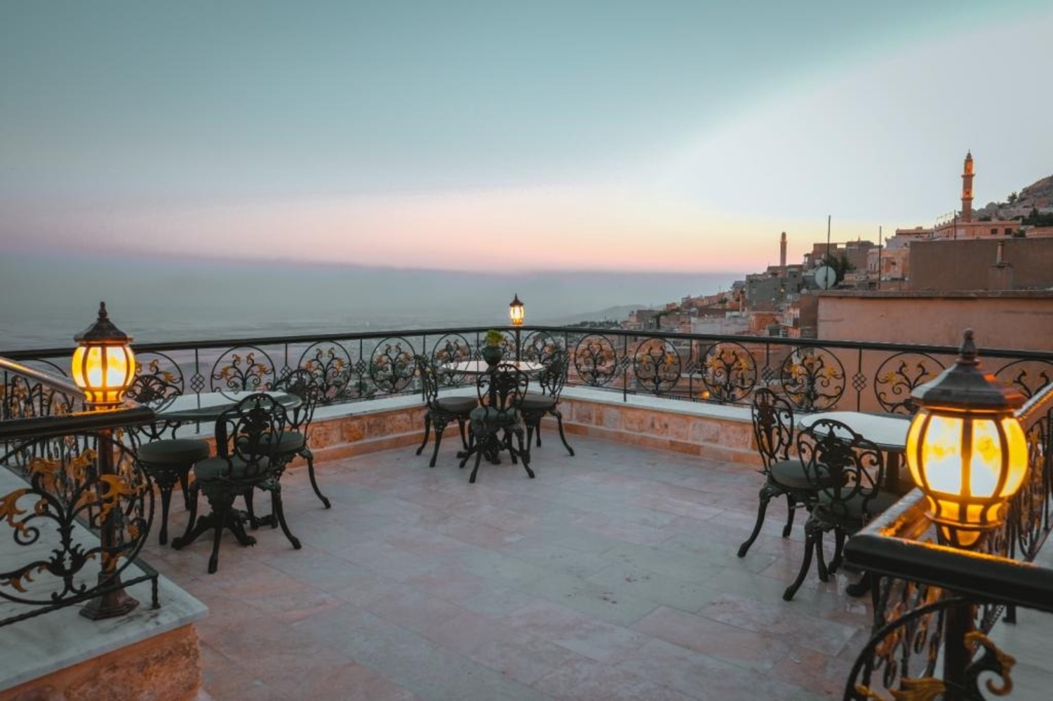 Kasri Divan Hotel 47/50