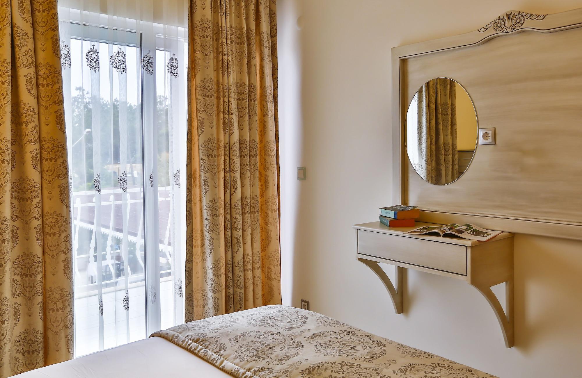 Linda Beach Hotel 34/46