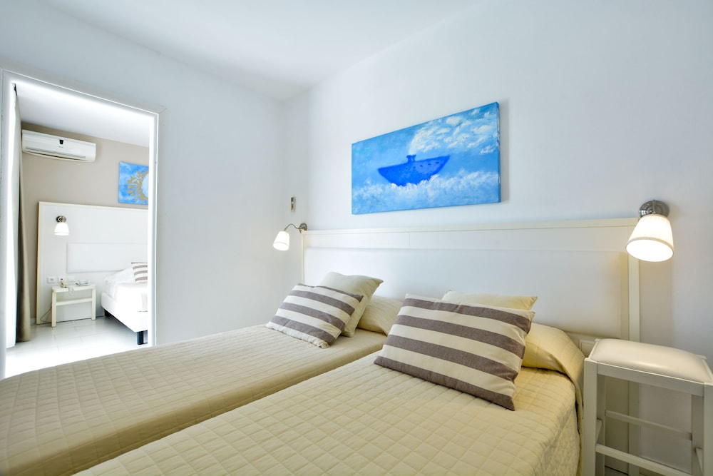 Sidari Beach Hotel 8/81