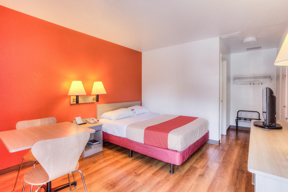 Motel6 Tigard, OR - Portland South - Lake Oswego 40/59