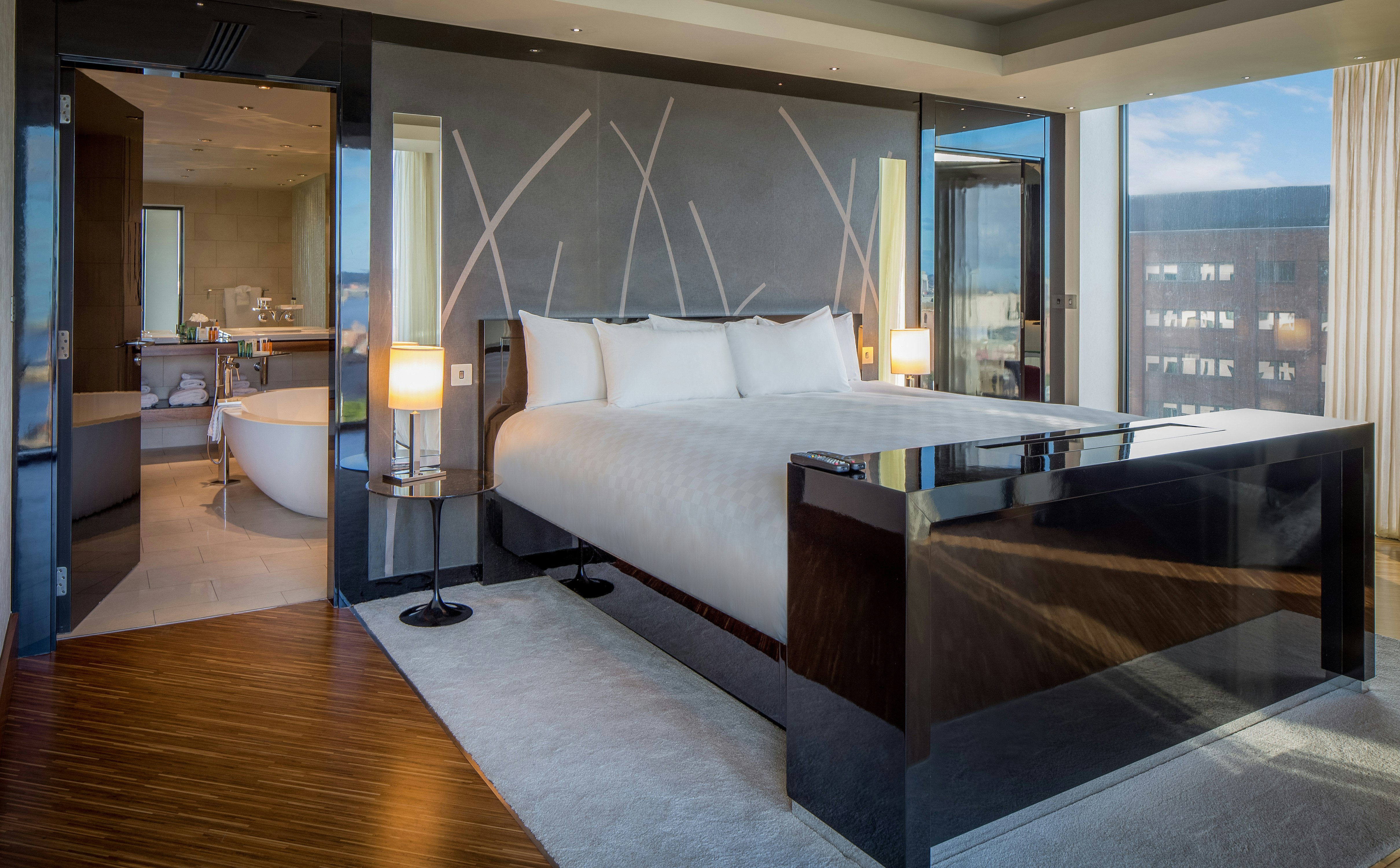 PRESIDENTIAL, SUITE