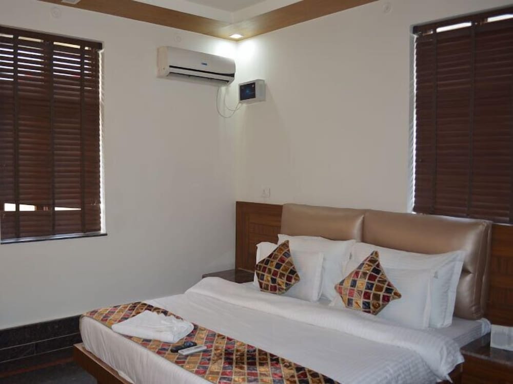 Hotel Stay At Green View 10/47